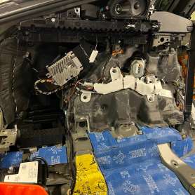 Процесс шумоизоляции BMW X6