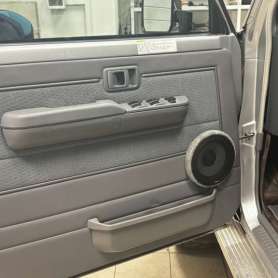 Установка автозвука в Land Cruiser 70