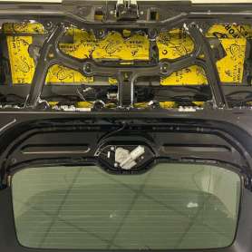 Шумоизоляция двери багажника в Mercedes Vito 2020