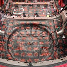 Шумоизоляция багажника первым слоем Mazda